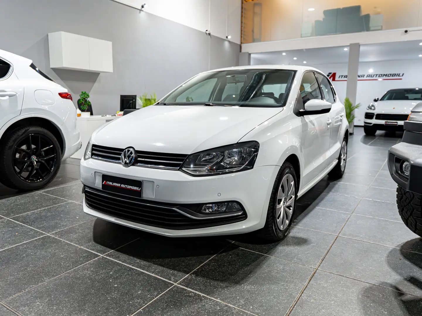 Volkswagen Polo Polo V 2014 5p 1.4 tdi Trendline 75cv Weiß - 1
