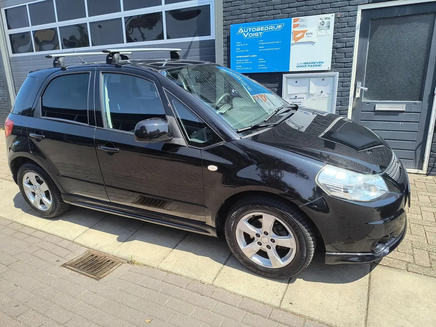 Suzuki SX4 1.6 Exclusive Arrow, nieuwe APK, beurt. Arrow uitv Zwart - 2