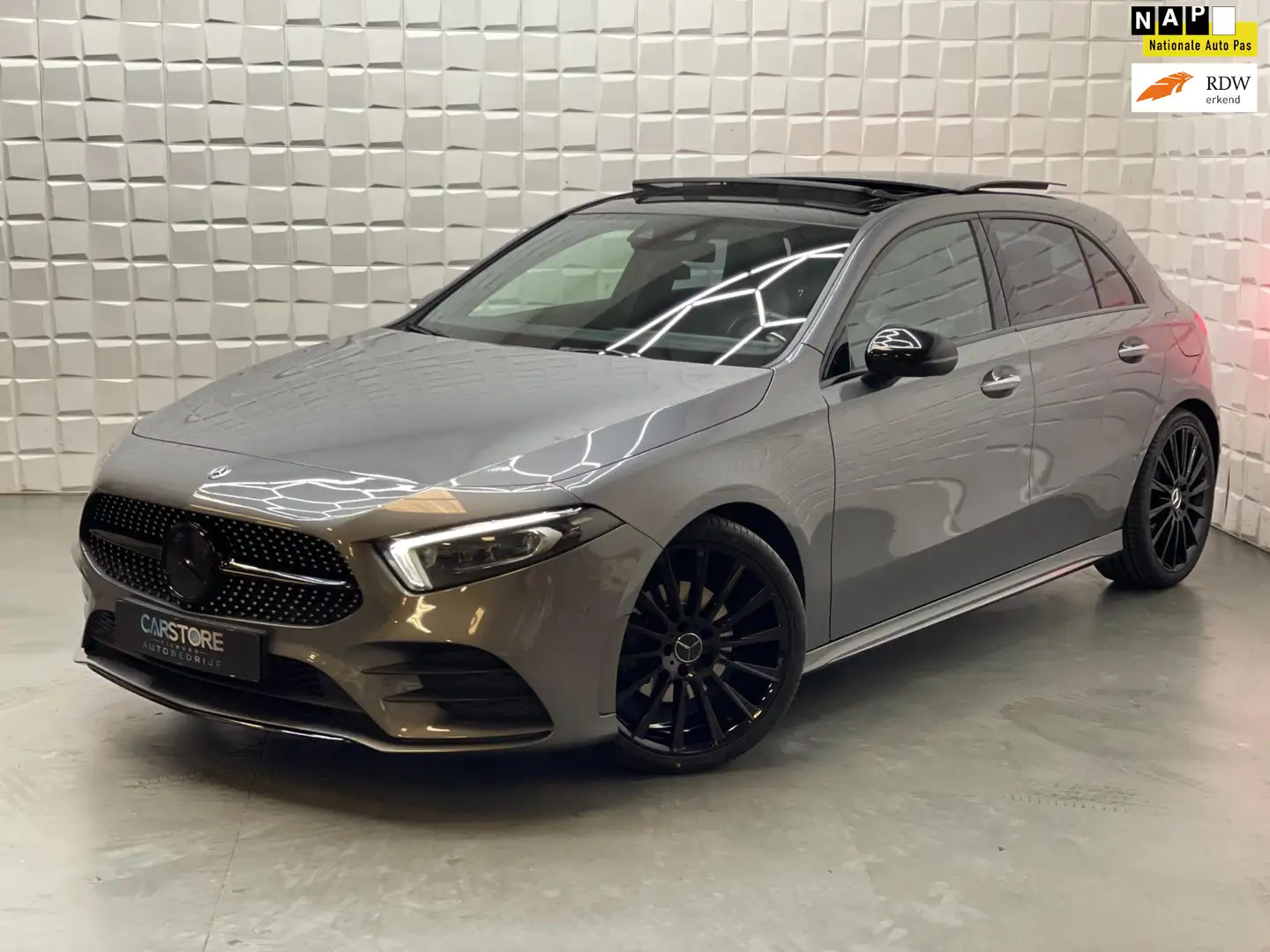Mercedes-Benz A 200 AMG PANO MEMORY AMBIENT Gris - 1