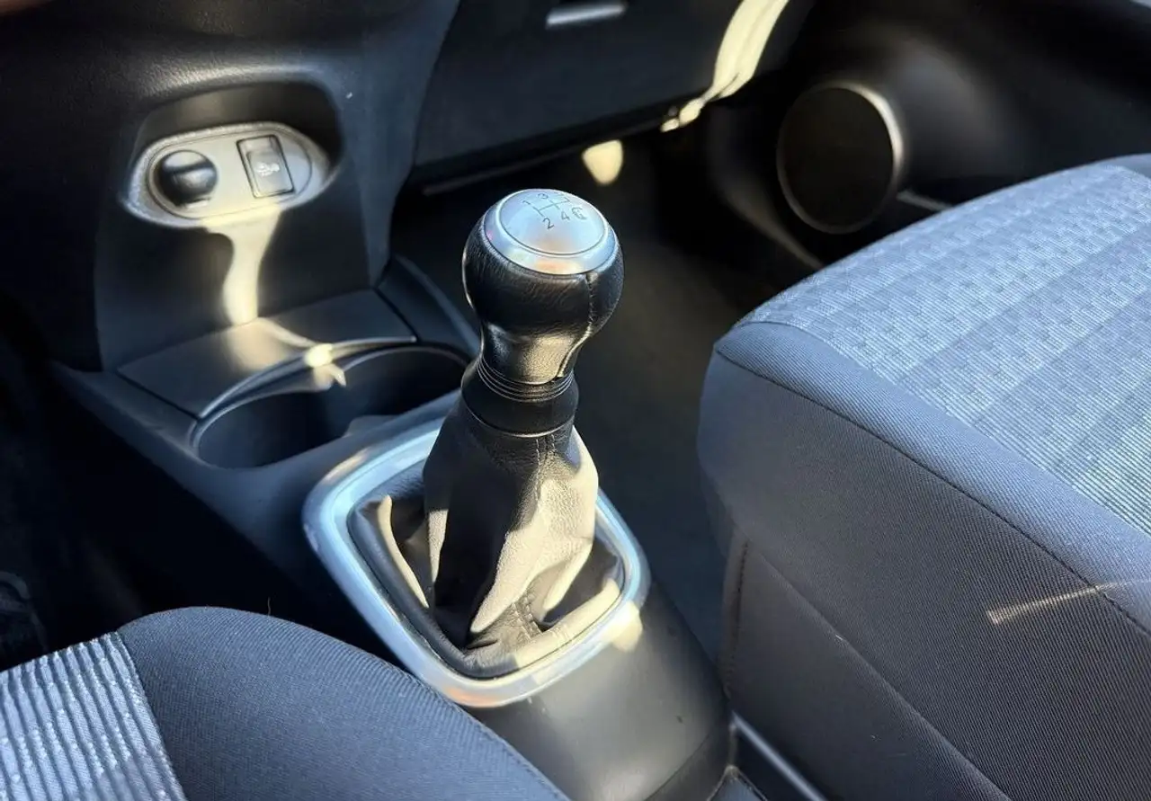 Toyota Yaris Yaris — photo 14