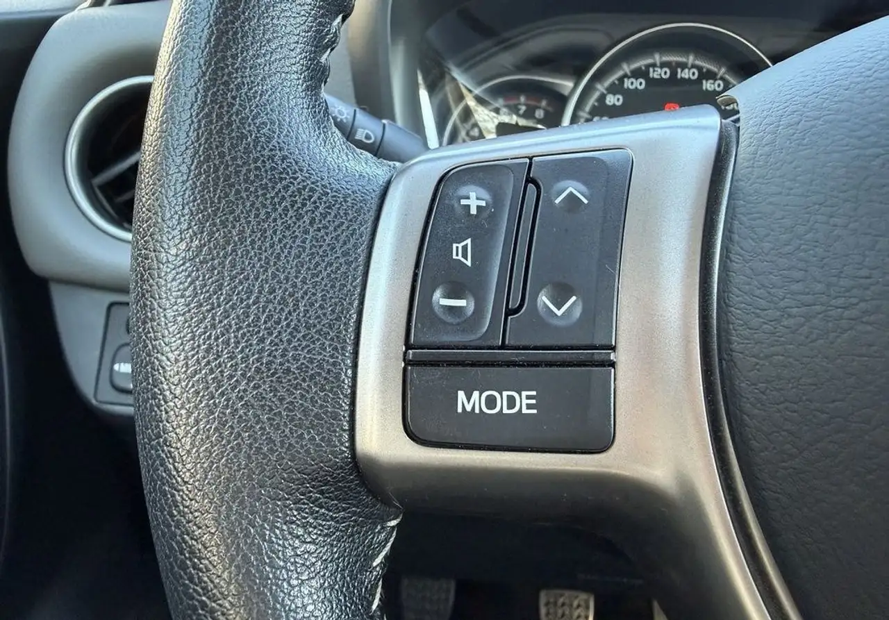 Toyota Yaris Yaris — photo 16