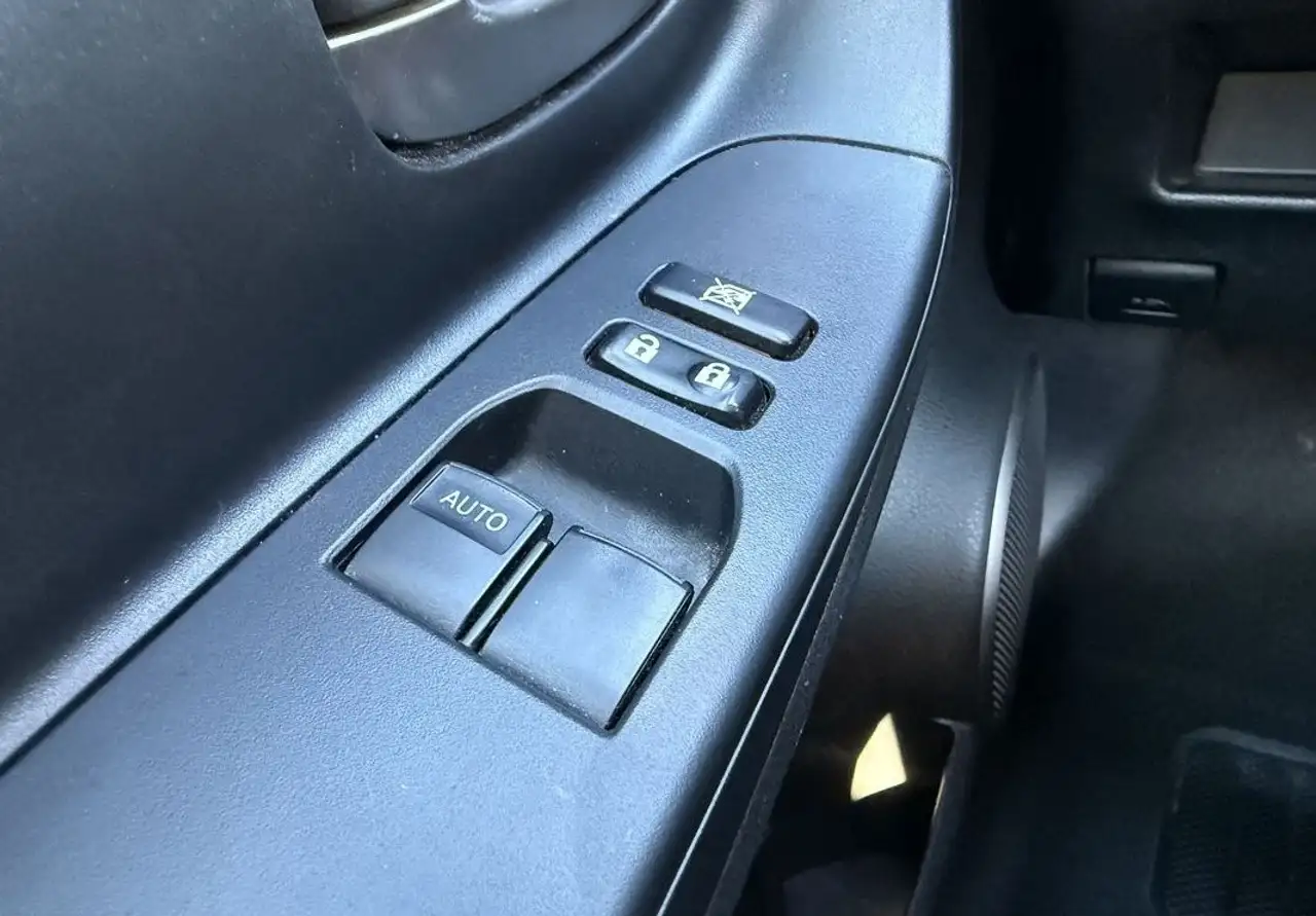 Toyota Yaris Yaris — photo 18