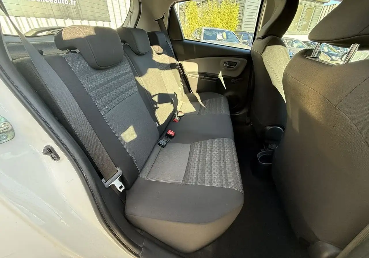 Toyota Yaris Yaris — photo 7