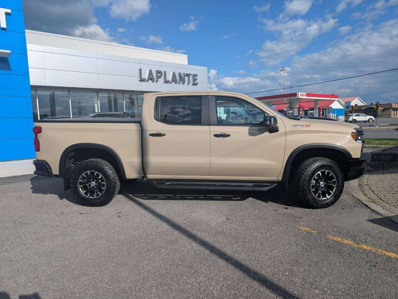 2023 Chevrolet Silverado 1500 ZR2 Sunroof // Heads Up Display // Certified Pre O — снимка 1