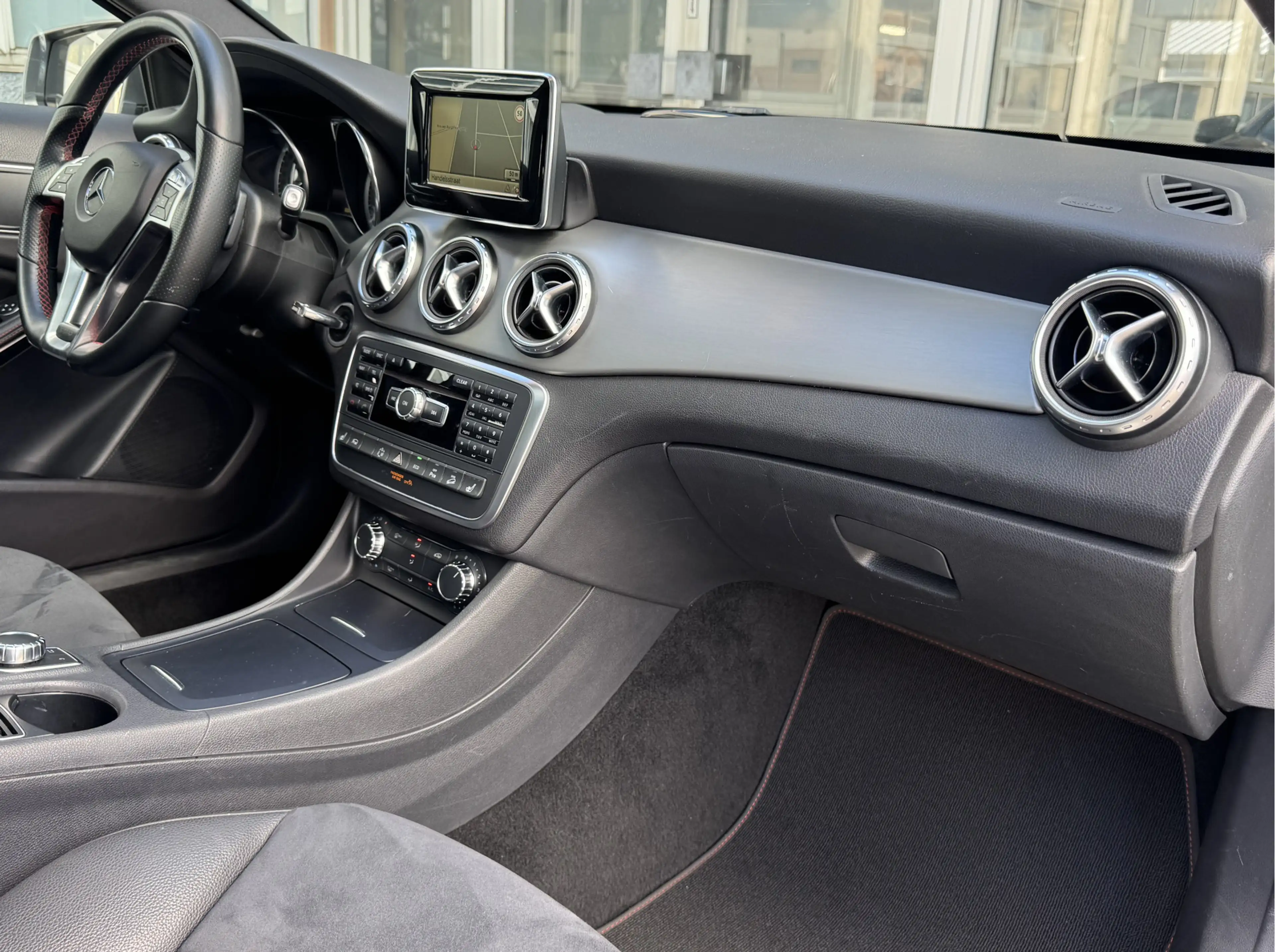 Mercedes-Benz GLA 250 4MATIC AMBITION | NL-AUTO! — photo 11