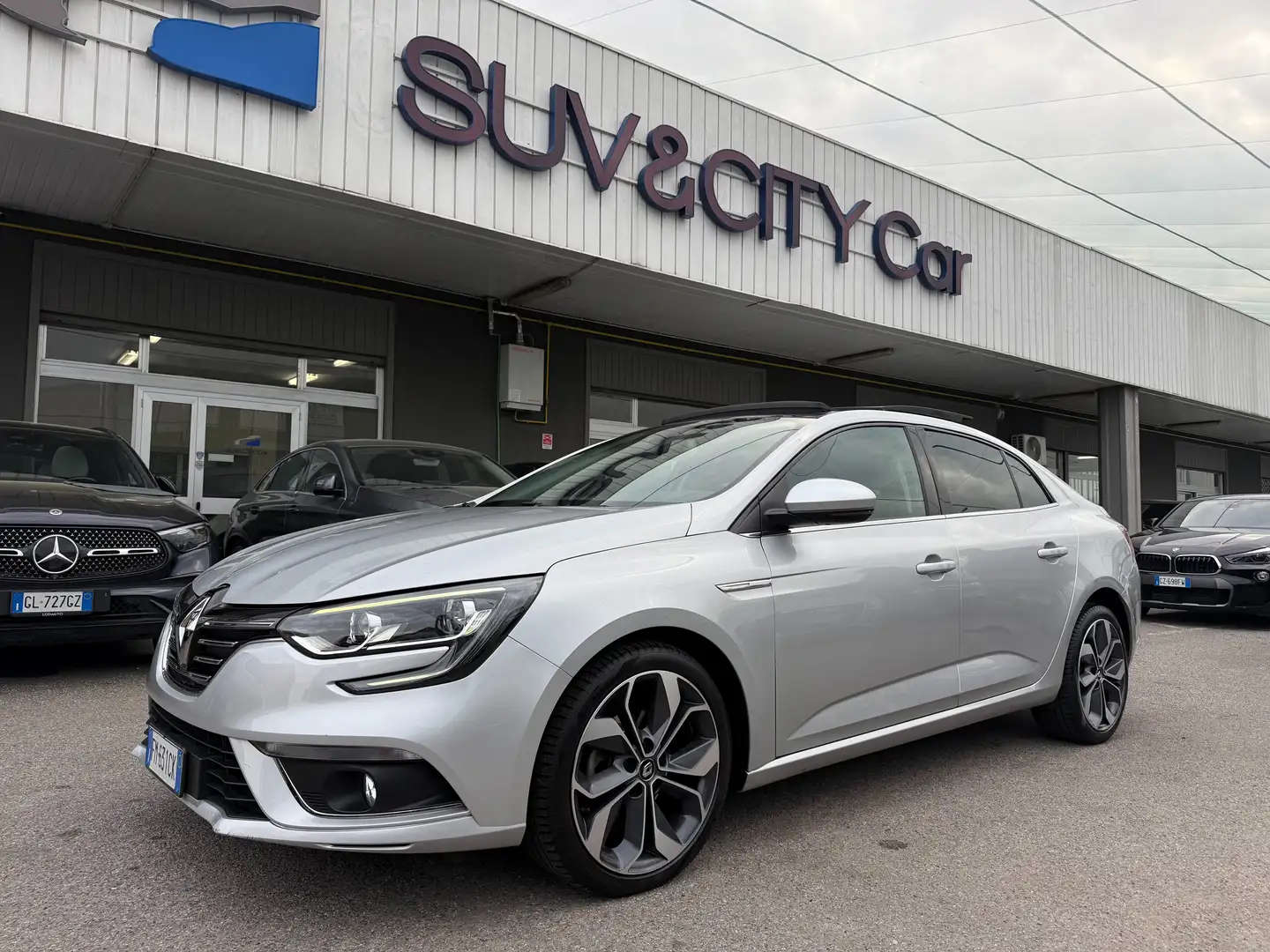 Renault Megane Grand Coupe 1.5 dci / TETTO PANORAMICO Grau - 1