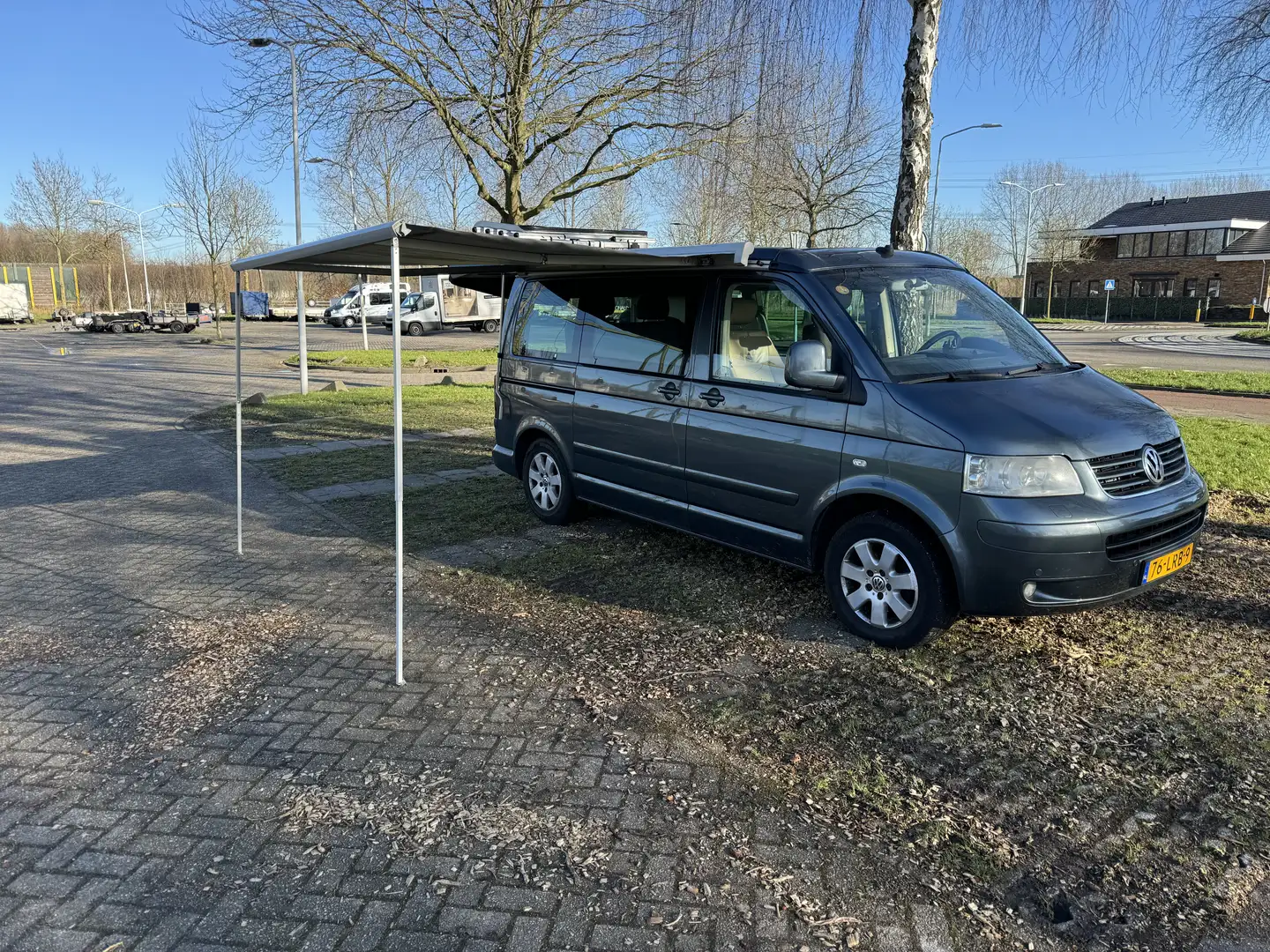 Volkswagen T5 California business edition Šedá - 2
