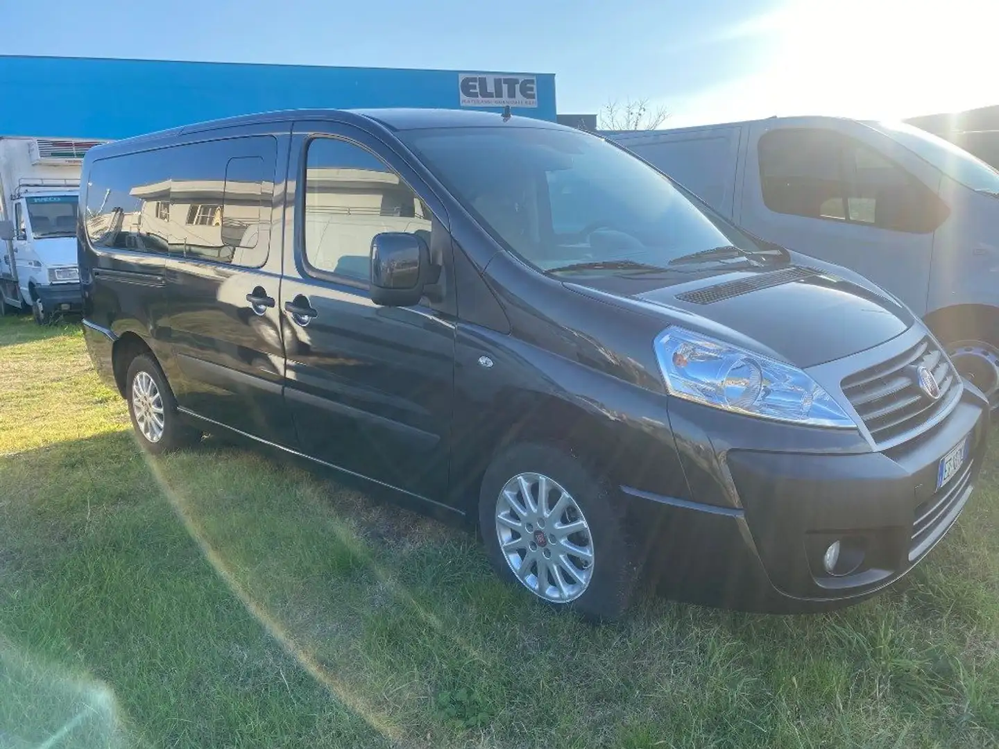 Fiat Scudo 2.0 MJT/130 PC Panorama Family 5 posti (N1) Schwarz - 2