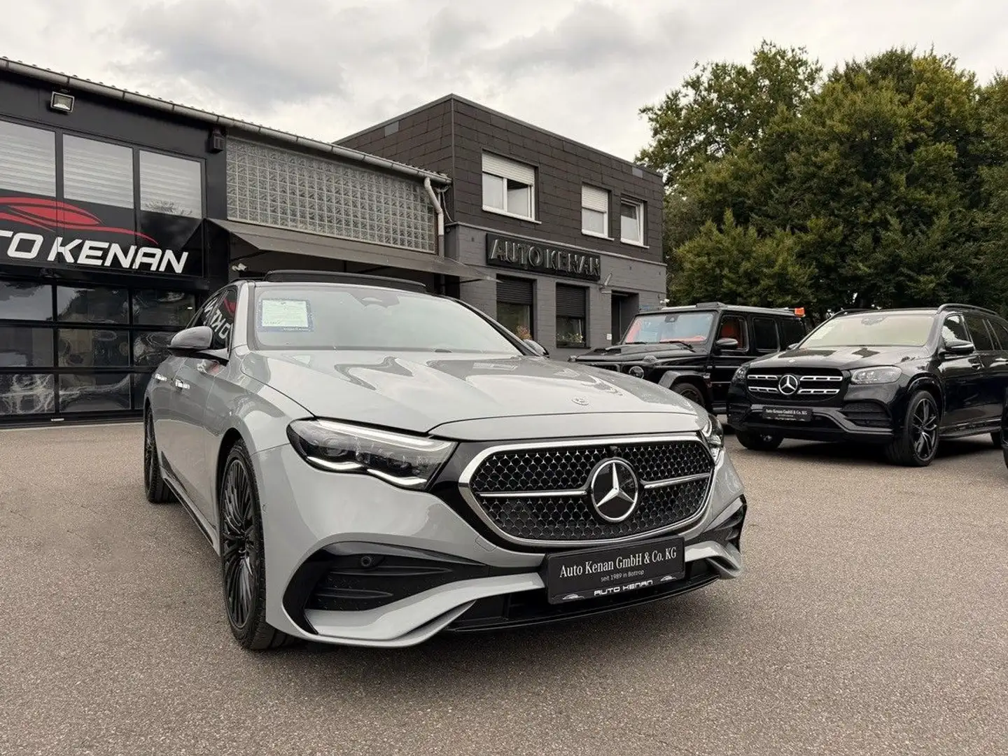 Mercedes-Benz E 220 d AMG Line PremiumPlus HyperScreen/Pano/HUD Grau - 1