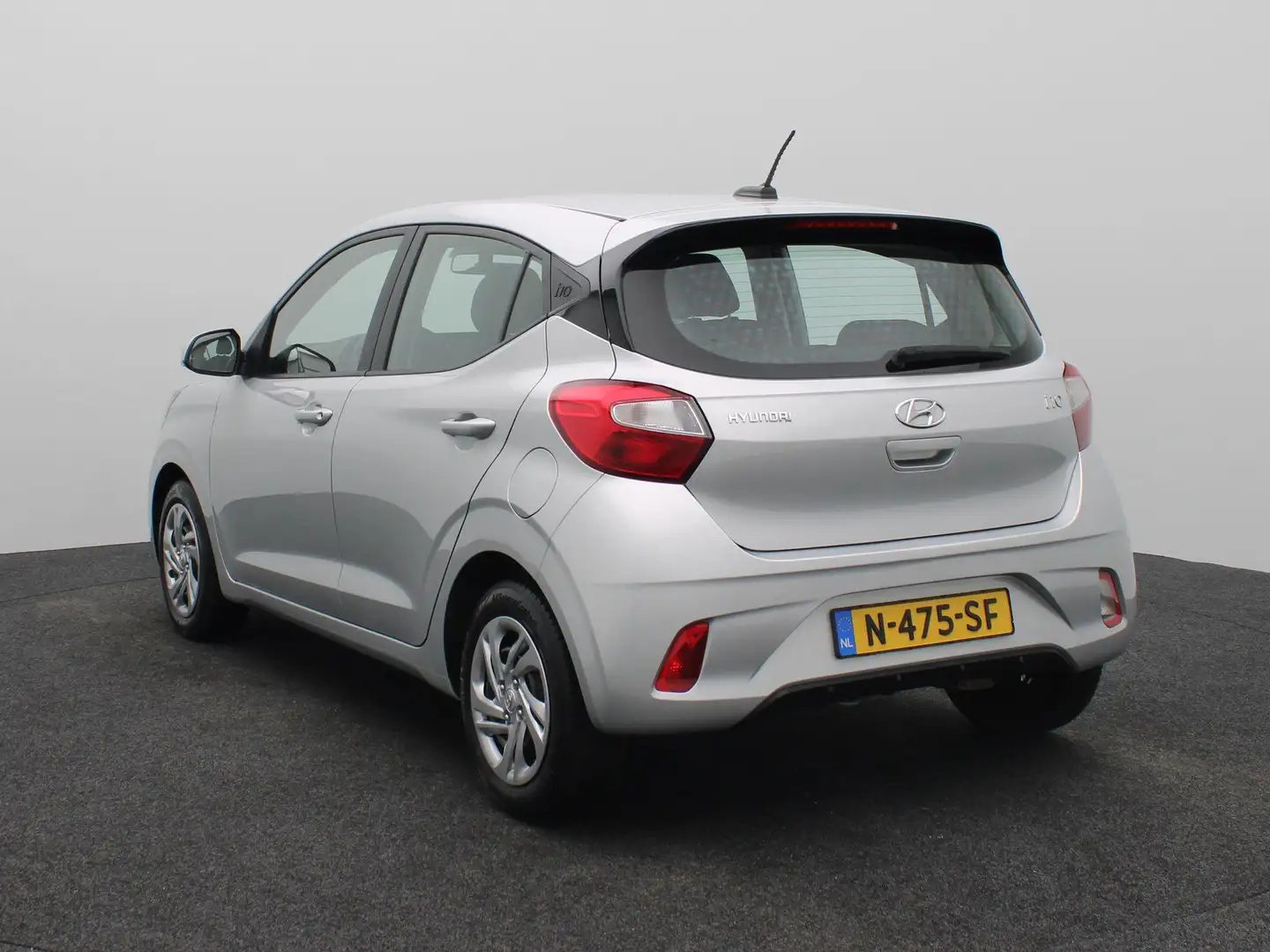 Hyundai i10 1.0 Comfort | Airco | Apple Carplay/Android | Crui Grijs - 2