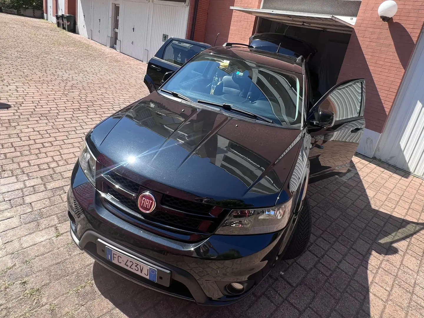 Fiat Freemont Freemont 2.0 mjt 16v Black Code 4x4 170cv auto Noir - 1