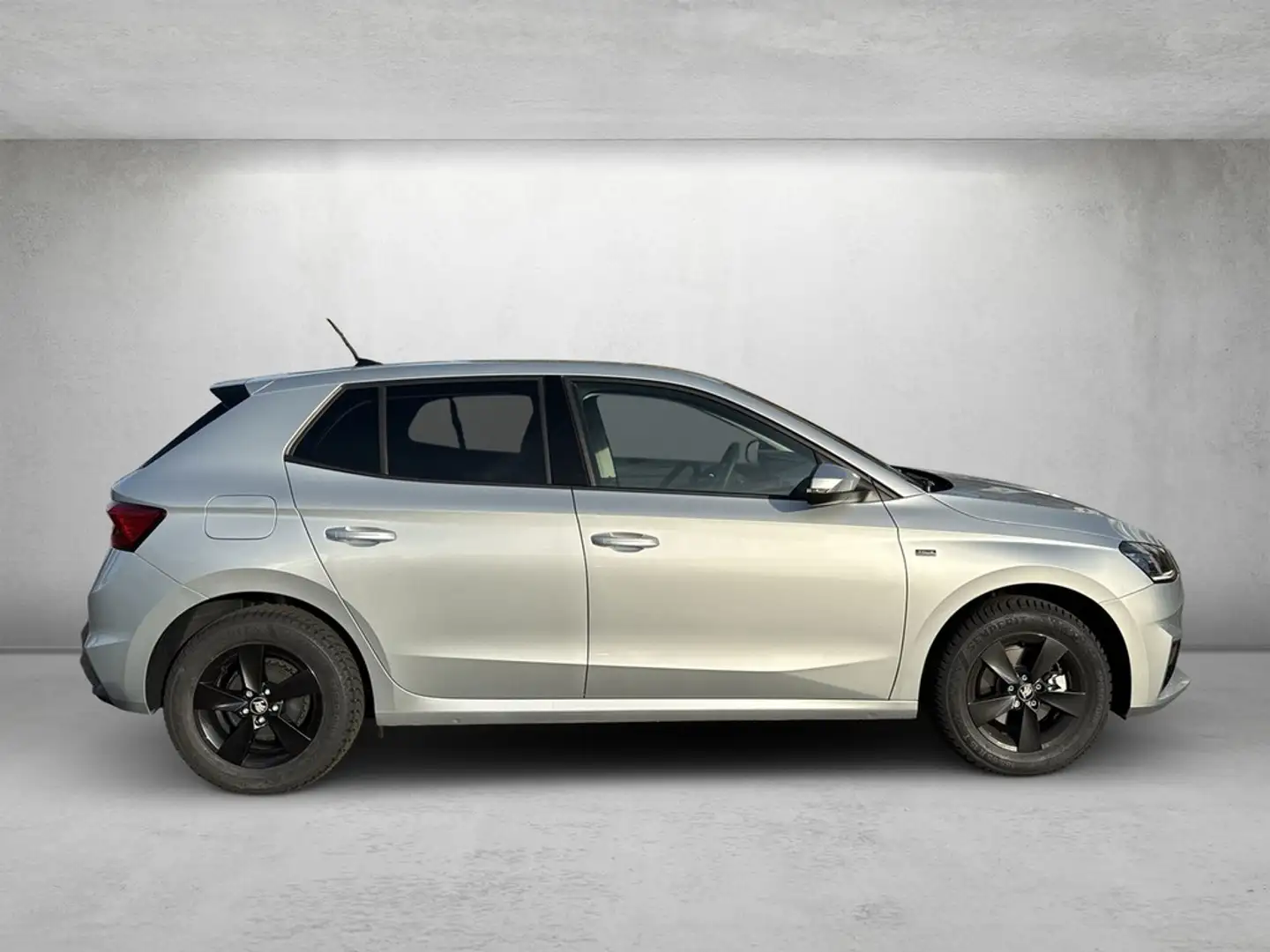 Skoda Fabia Tour 1,0TSI 7-Gang DSG ABGABE 03.2026 Silber - 2