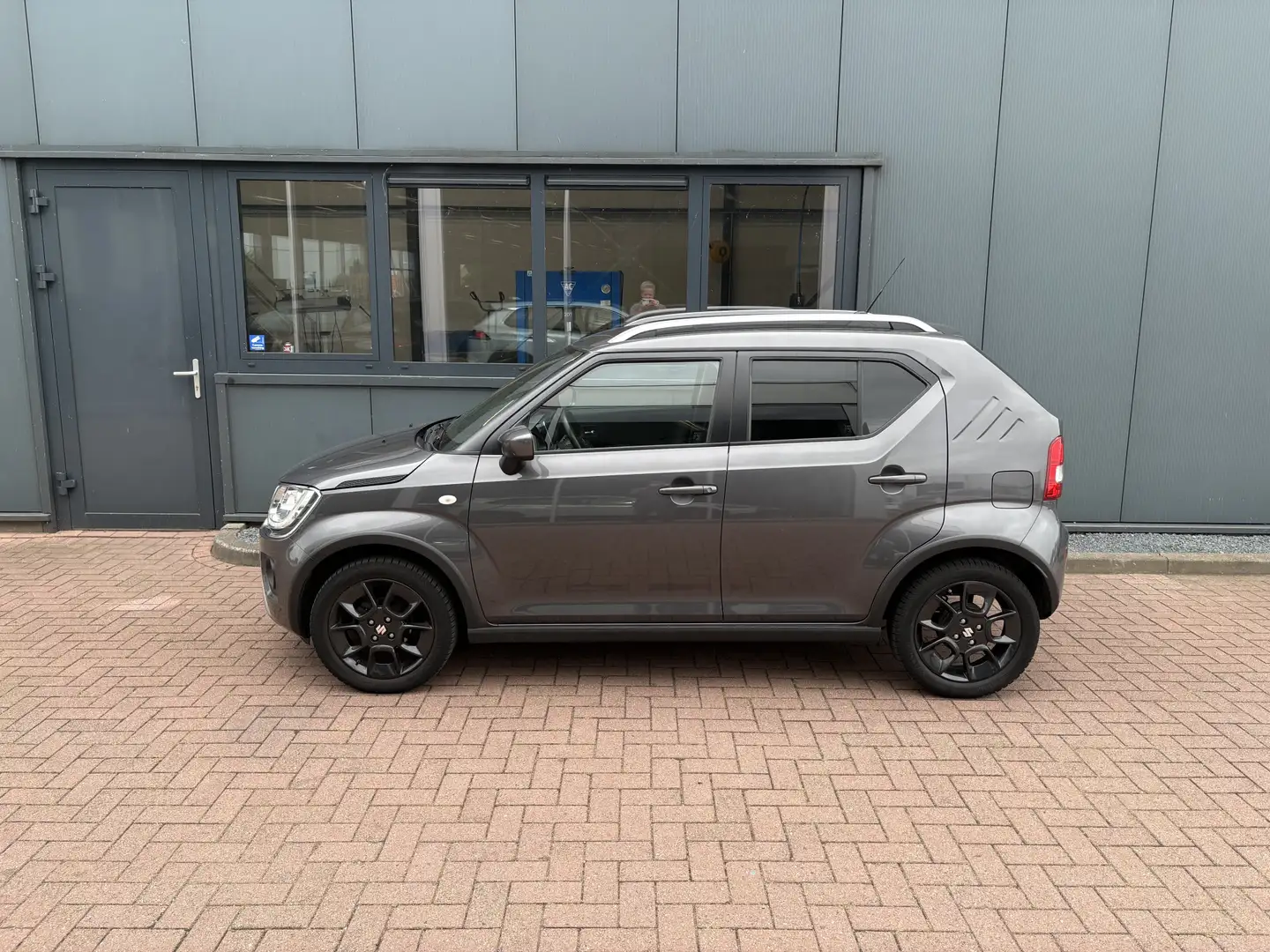 Suzuki Ignis 1.2 Smart Hybrid Select CAMERA/CARPLAY/DAB/AIRCO/1 Grijs - 2