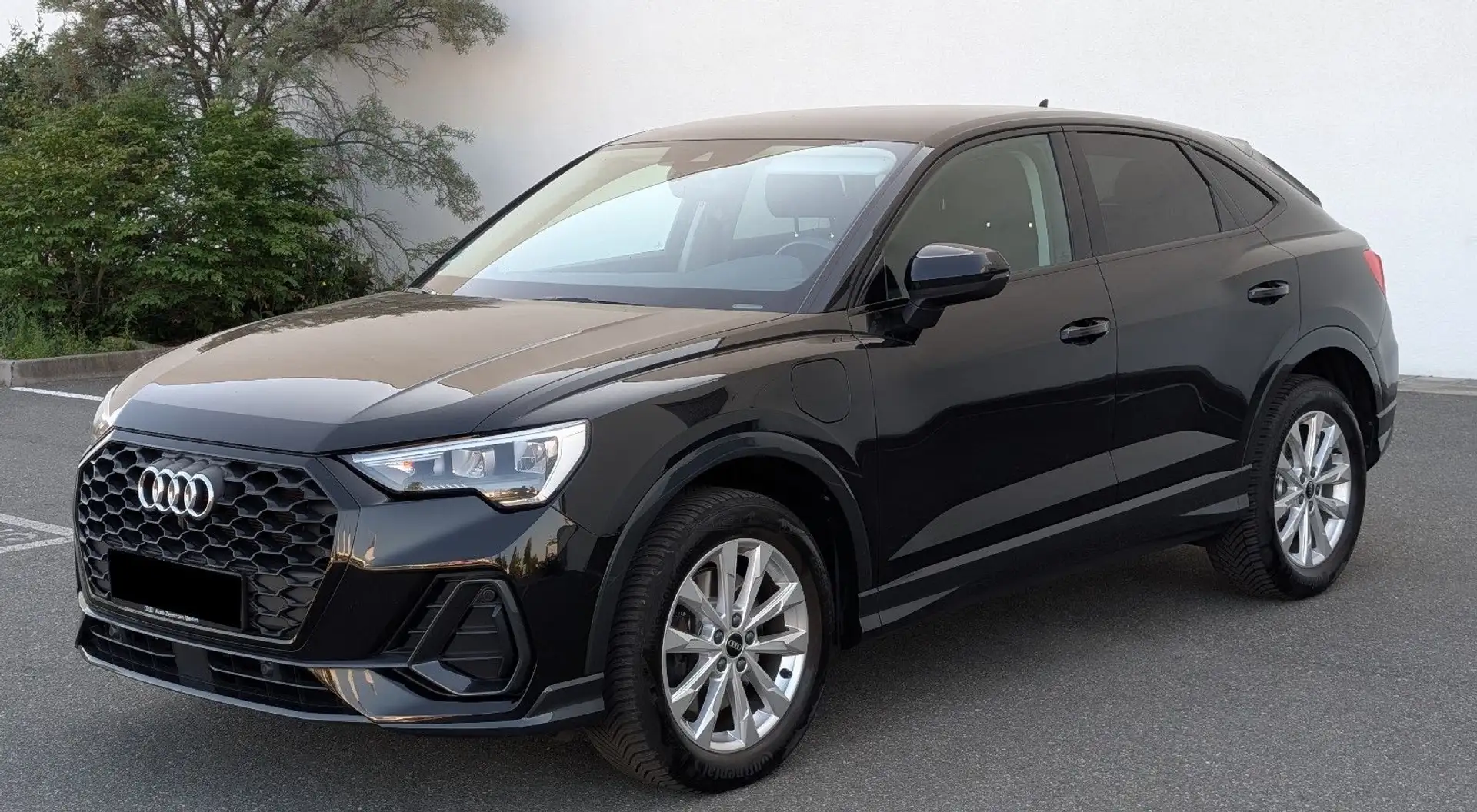 Audi Q3 Sportback 45 TFSI e S Tronic PDC Navi Schwarz - 1
