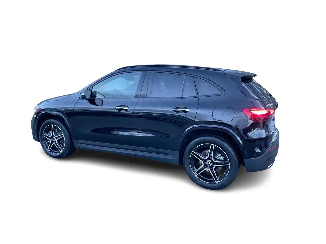Mercedes-Benz GLA снимка Mercedes-Benz GLA