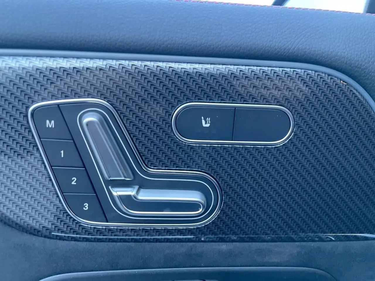 Mercedes-Benz GLA снимка Mercedes-Benz GLA