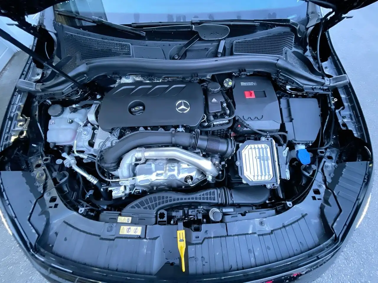 Mercedes-Benz GLA снимка Mercedes-Benz GLA