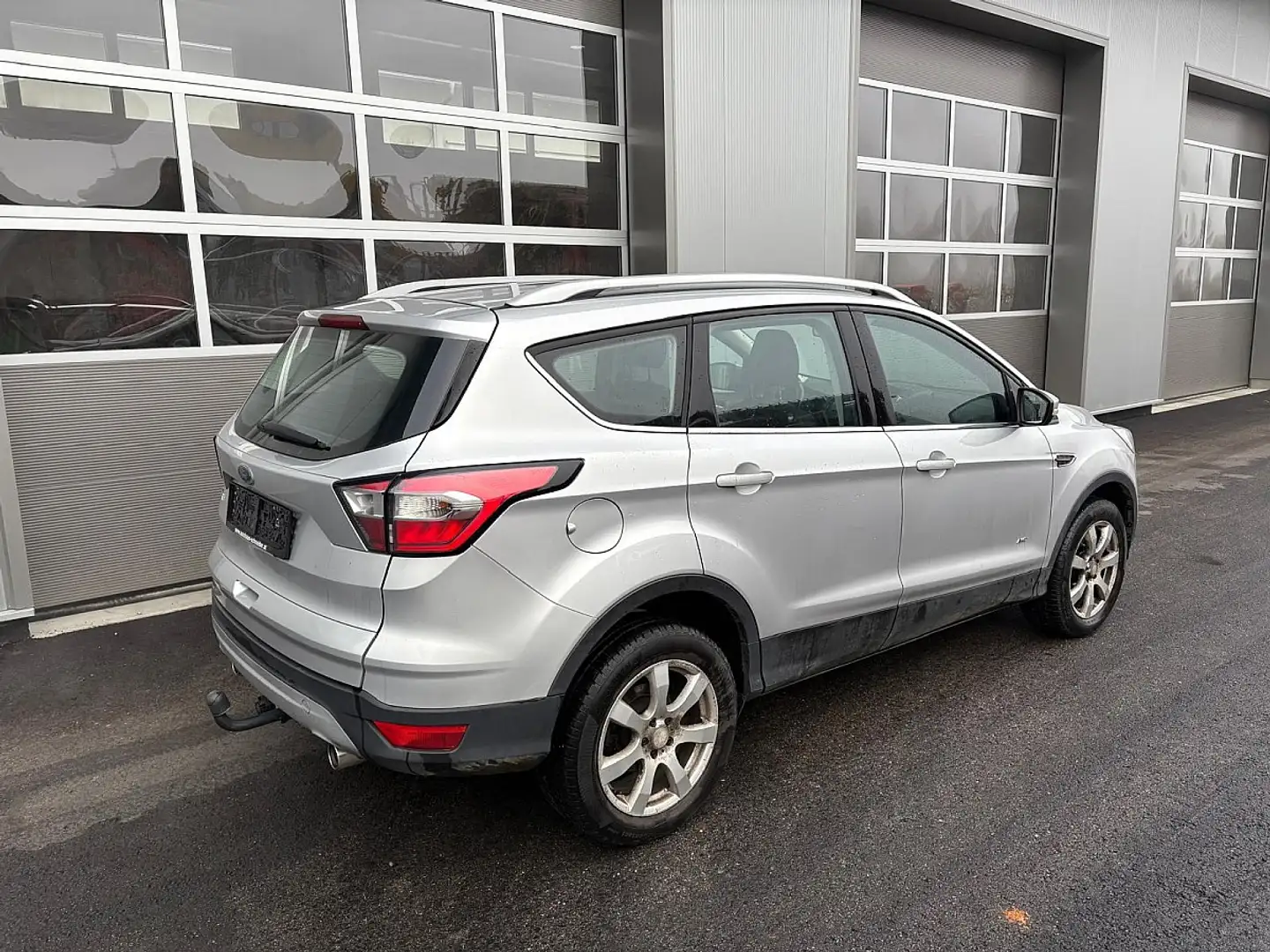 Ford Kuga 2,0 TDCi TR Start/Stop AWD, Mod.2018 Silber - 2
