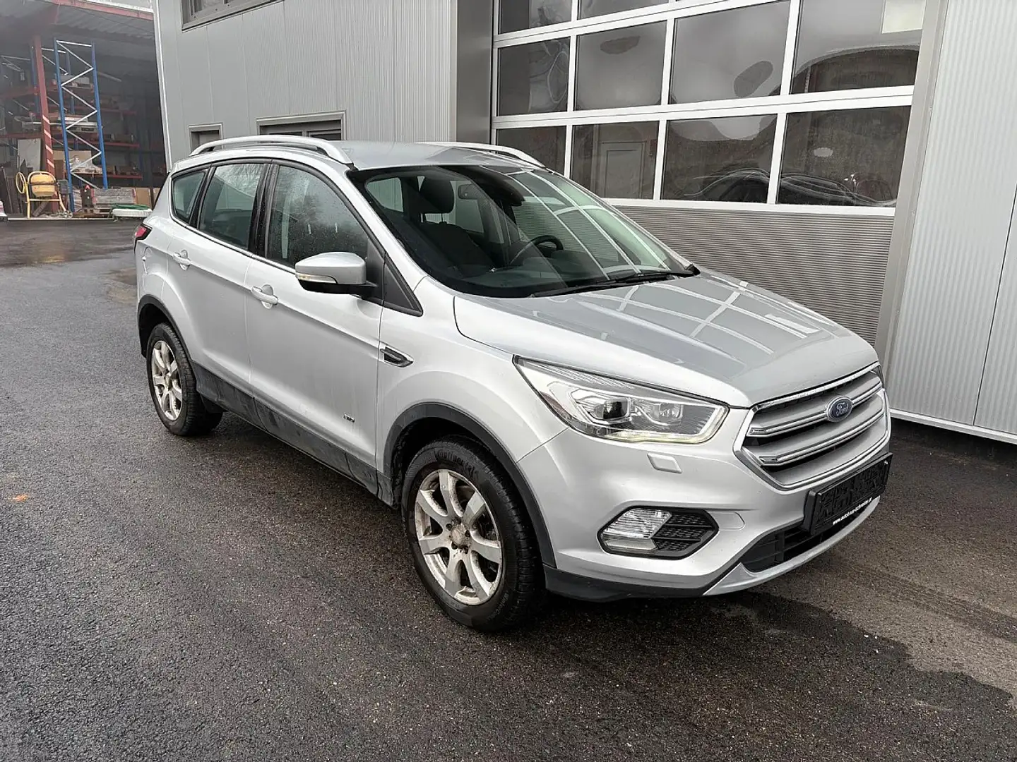 Ford Kuga 2,0 TDCi TR Start/Stop AWD, Mod.2018 Silber - 1