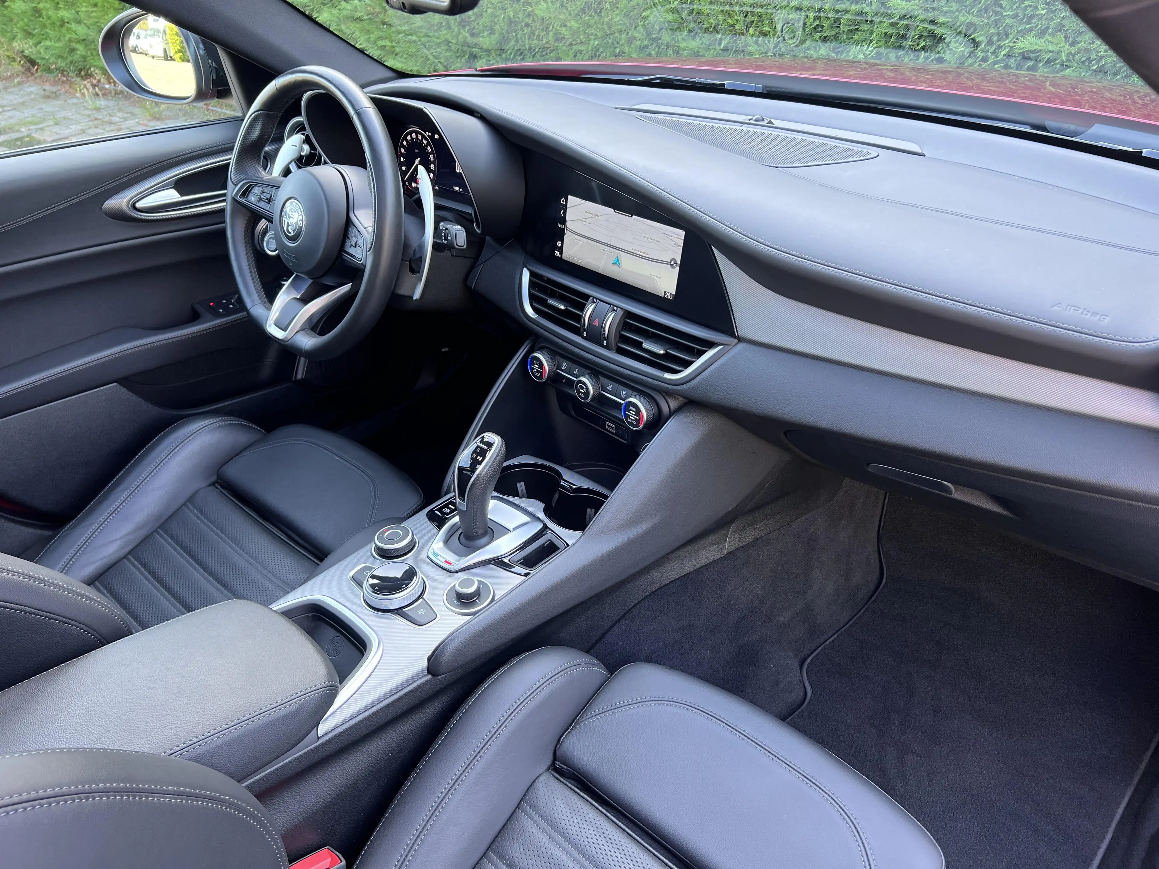 Alfa Romeo Giulia Veloce — photo 12
