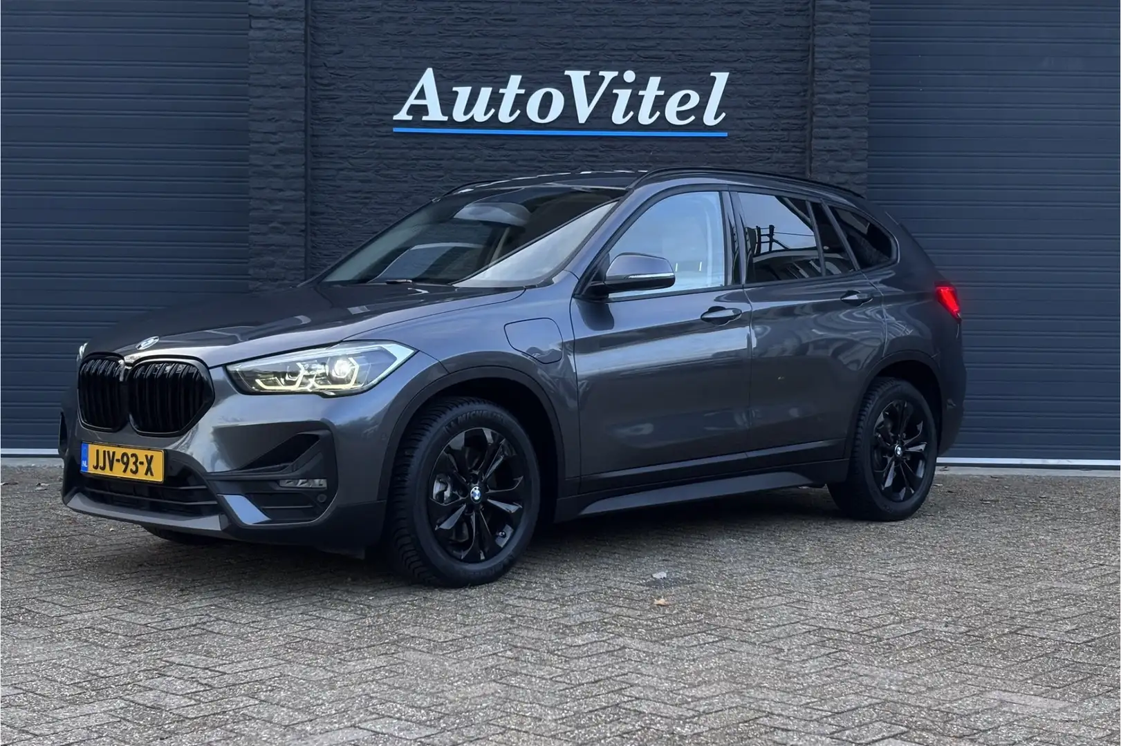 BMW X1 xDrive25e | Leder | Elektrische Klep | PDC V + A | Gris - 1