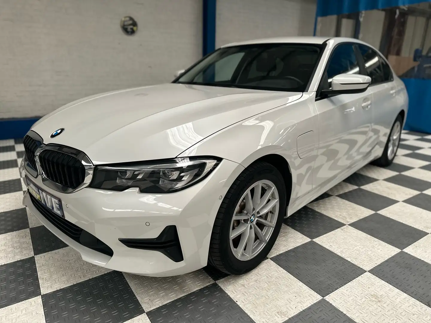 BMW 330 330eA PHEV Blanc - 1