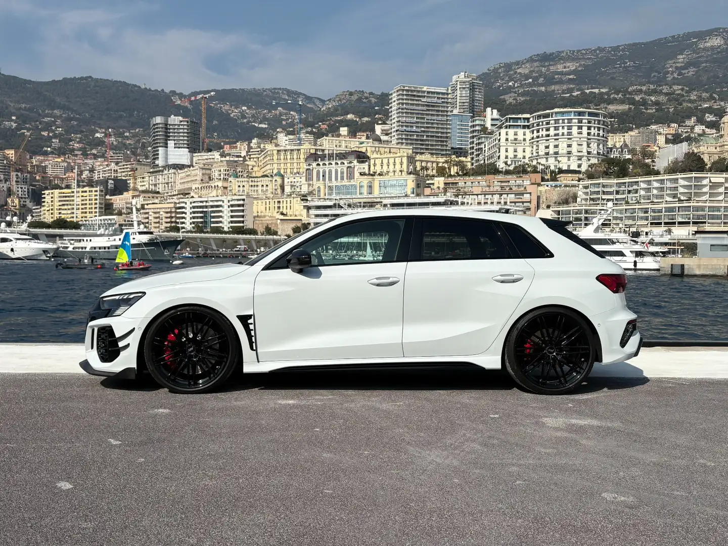 Audi RS3 R ABT (8Y) 1 OF 200 / 2.5l 5 Cylindres 500 CH S-Tr Blanc - 2