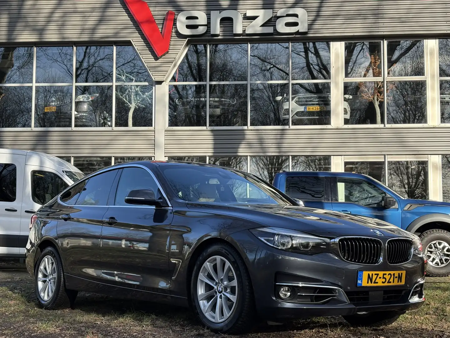 BMW 320 3-serie Gran Turismo 320i Luxury Line NL-AUTO / PA Grau - 1