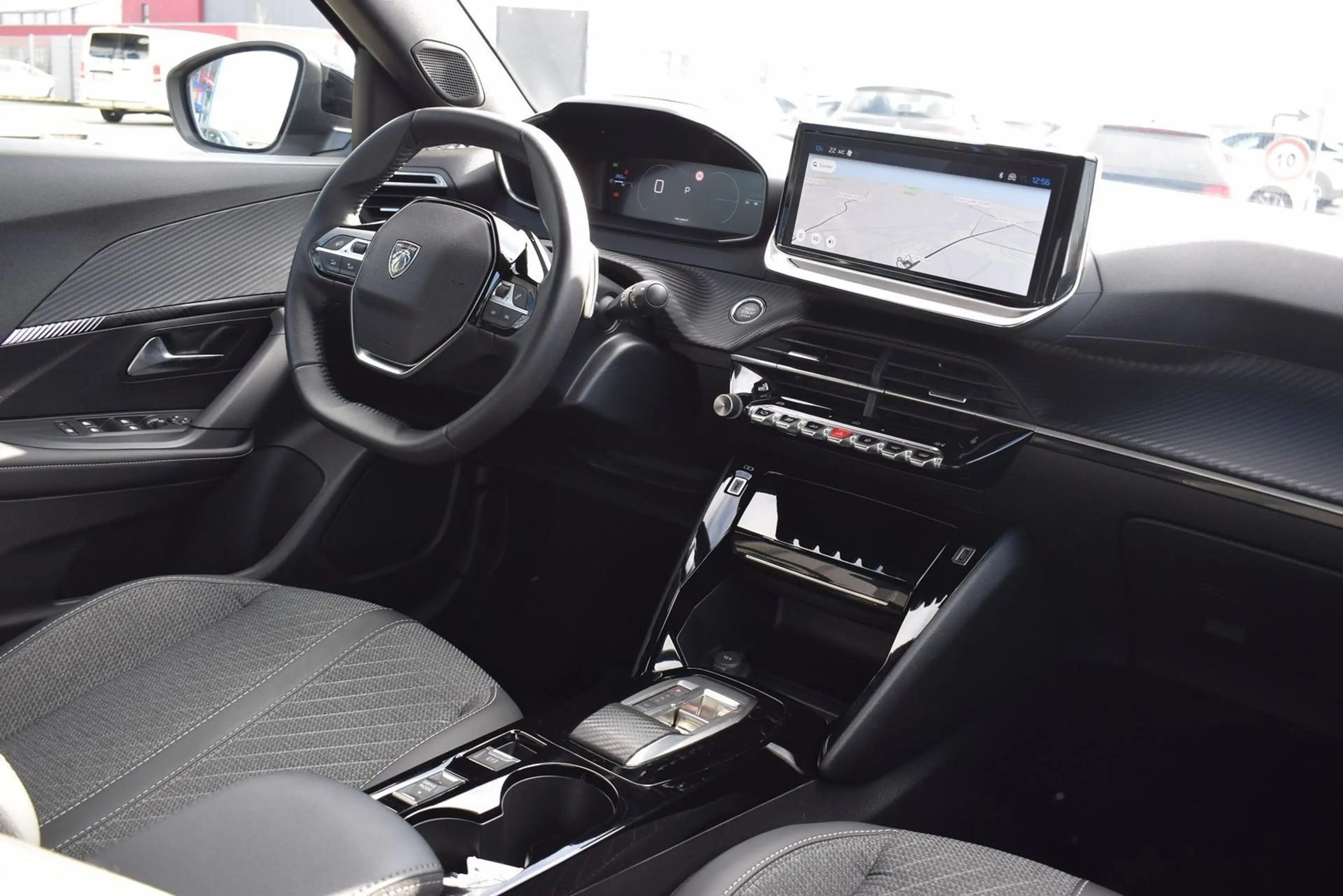 Peugeot 2008 Hybrid 145 Navi/APP/LED/SHZ/360-Grad — photo 11
