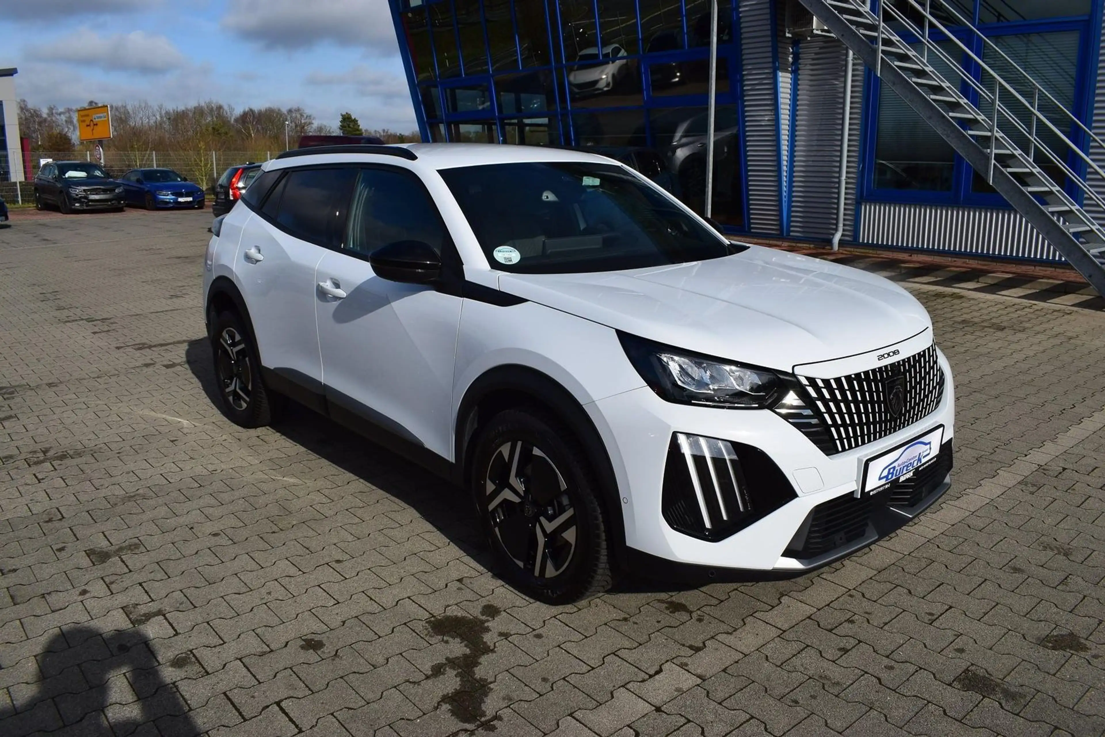 Peugeot 2008 Hybrid 145 Navi/APP/LED/SHZ/360-Grad