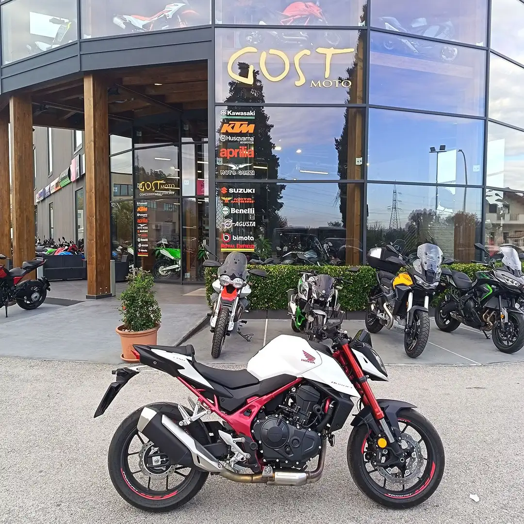 Honda CB 750 HORNET - 1