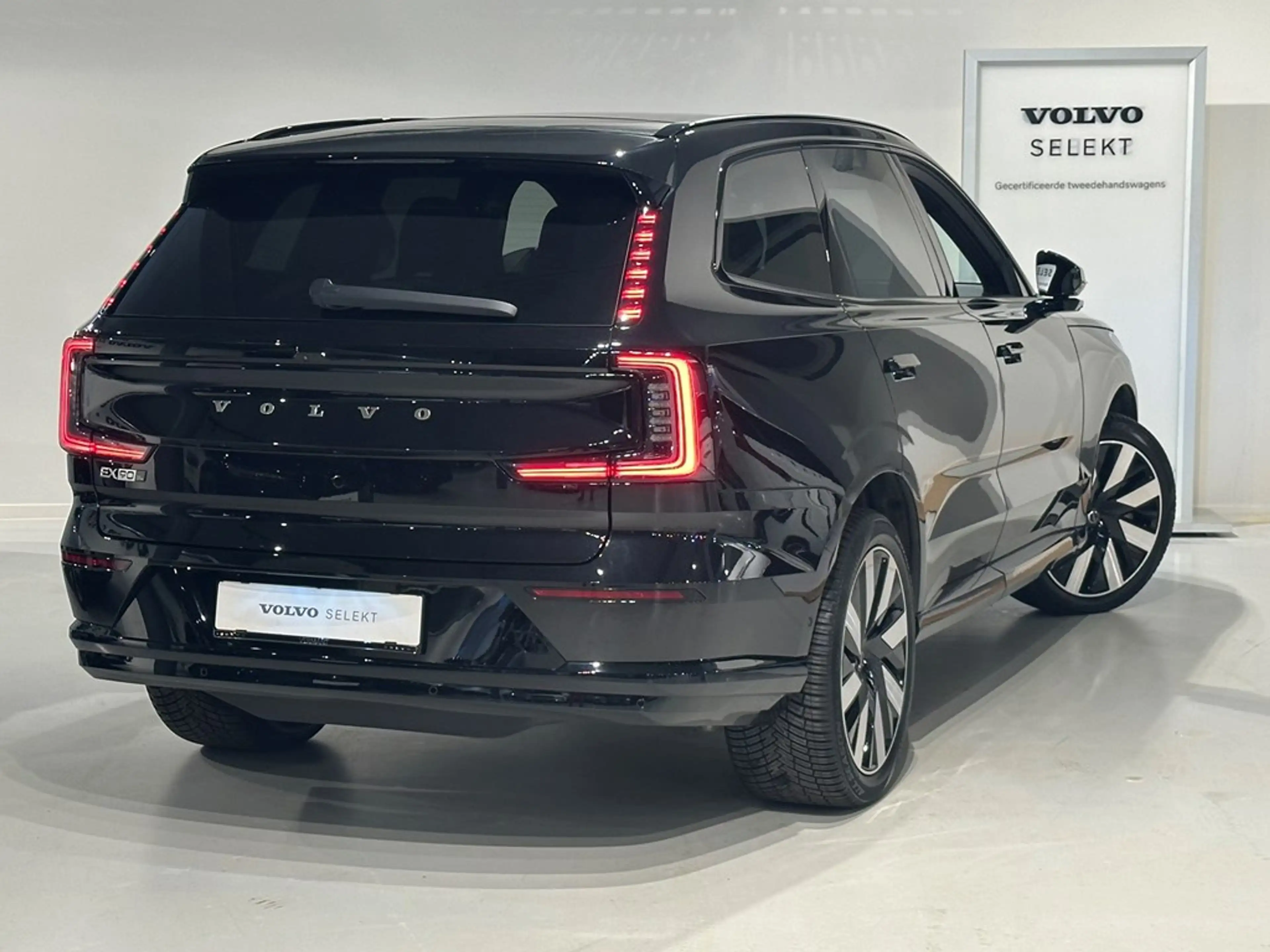 Volvo EX90 Recharge Twin Ultra + LUCHTVERING — photo 2