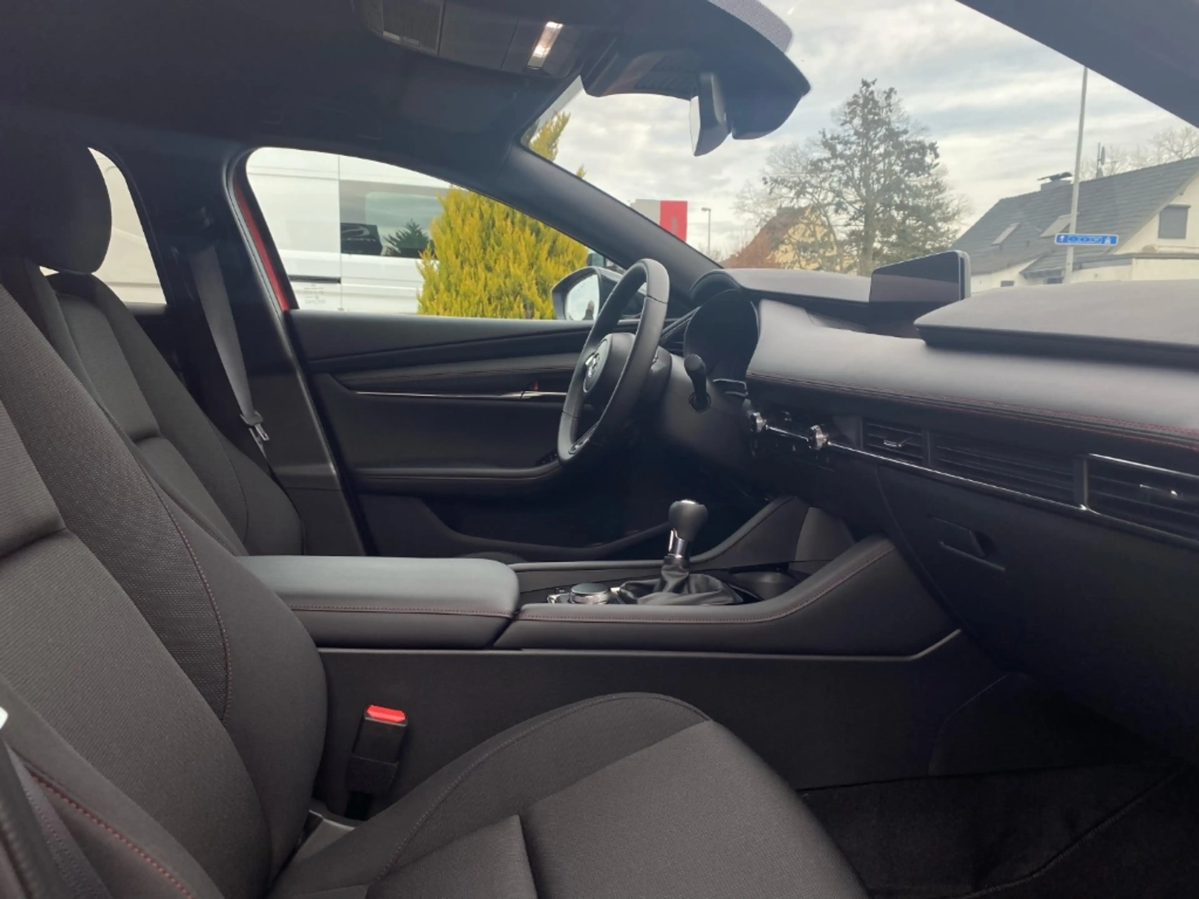 Mazda 3 HOMURA e-Skyactiv-G 140PS 6MT HUD Navi LED Blendfr — photo 5