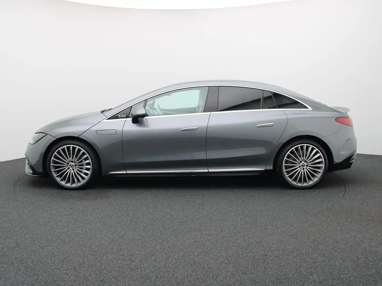 Mercedes-Benz EQE 300 2026