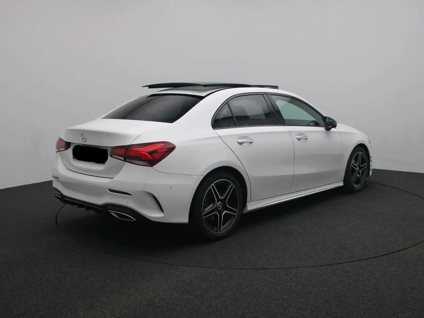 Mercedes-Benz A 180 AMG Line Limousine + PANORAMISCH DAK + MULTIBEAM L Wit - 2