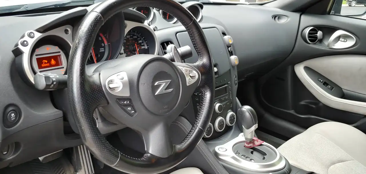 Nissan 370Z снимка Nissan 370Z