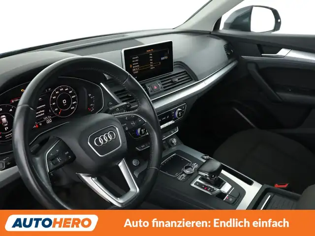 Audi Q5 view 11