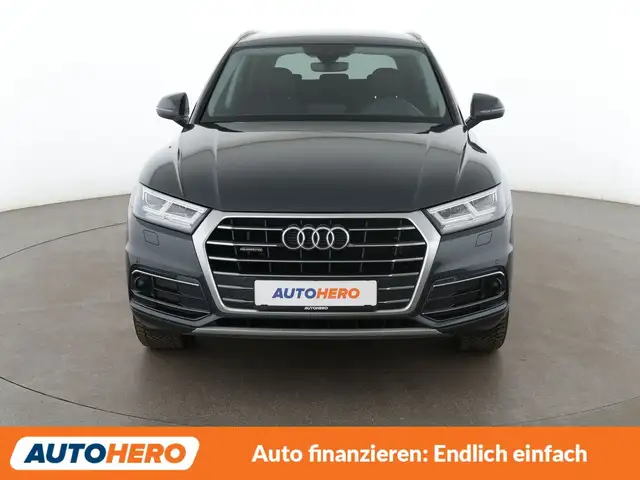 Audi Q5 view 9