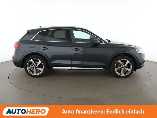 Audi Q5 view 7