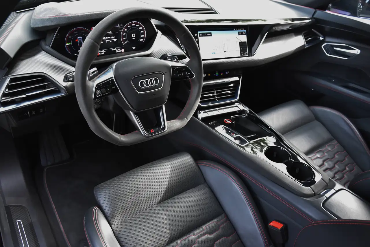 Audi e-tron GT RS QUATTRO SHADOW RS DESIGN PACKAGE RED *** NP: - ***, миниатюра 4