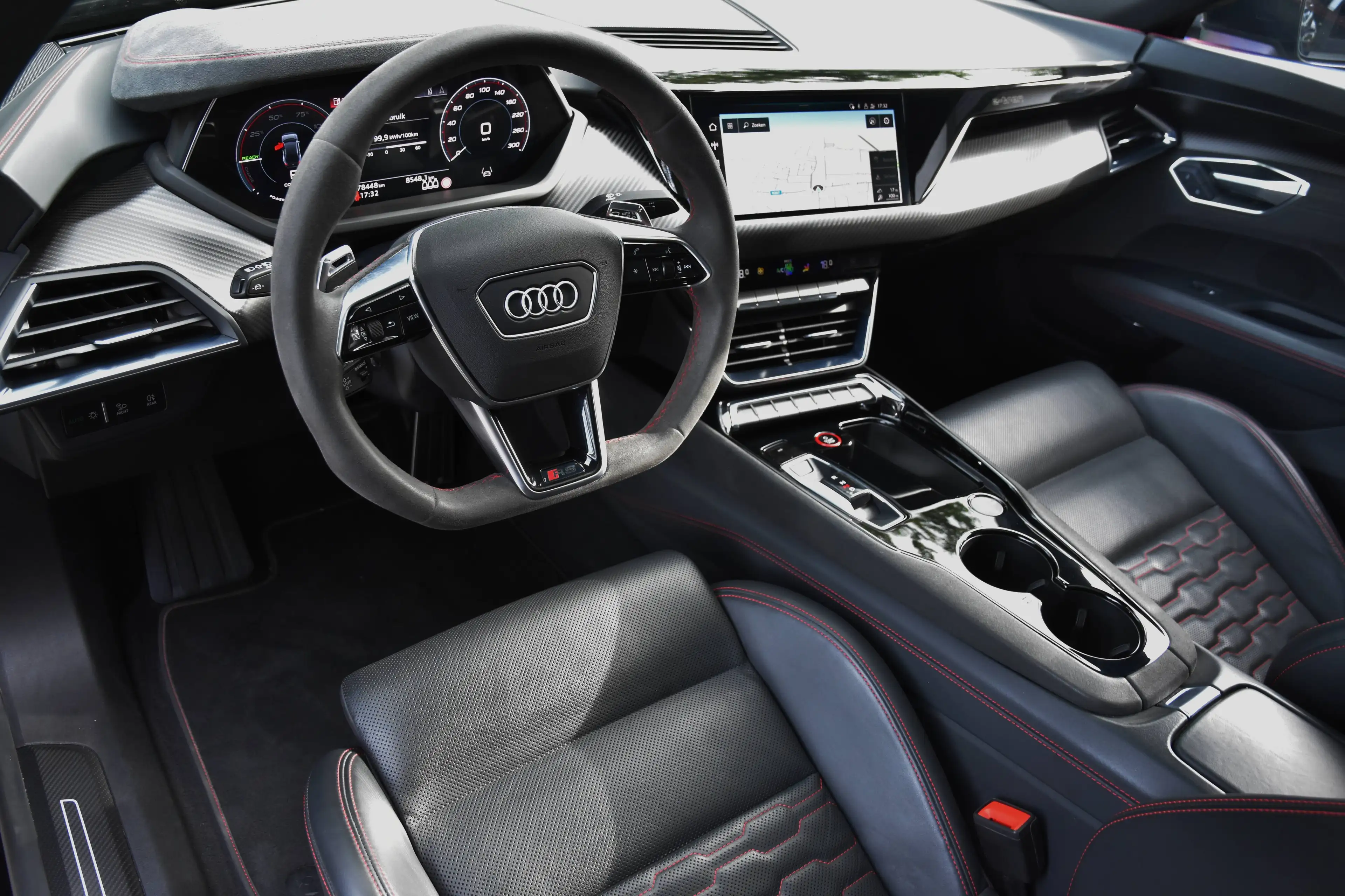 Audi e-tron GT RS QUATTRO SHADOW RS DESIGN PACKAGE RED *** NP: € 166.820,- *** — photo 4