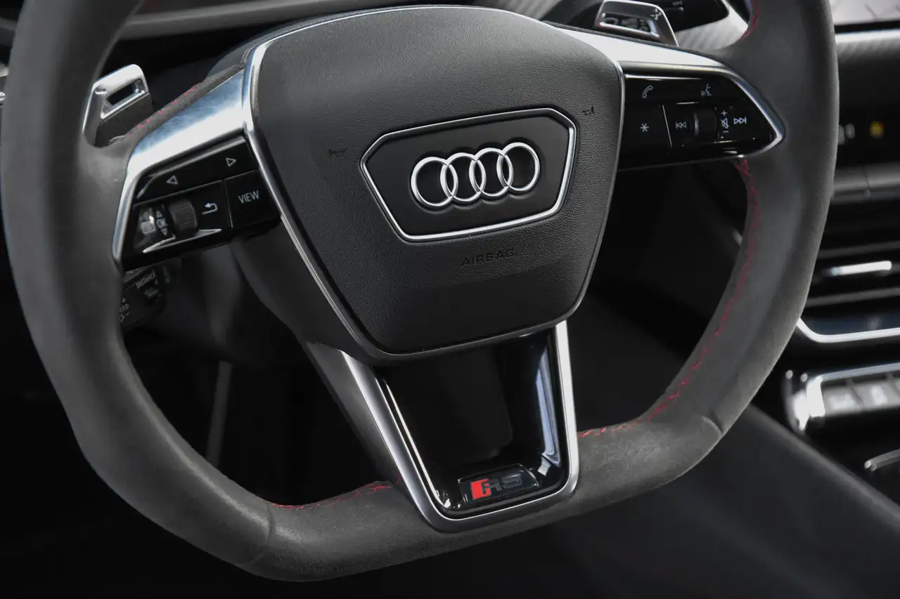 Audi e-tron GT RS QUATTRO SHADOW RS DESIGN PACKAGE RED *** NP: - ***, миниатюра 10