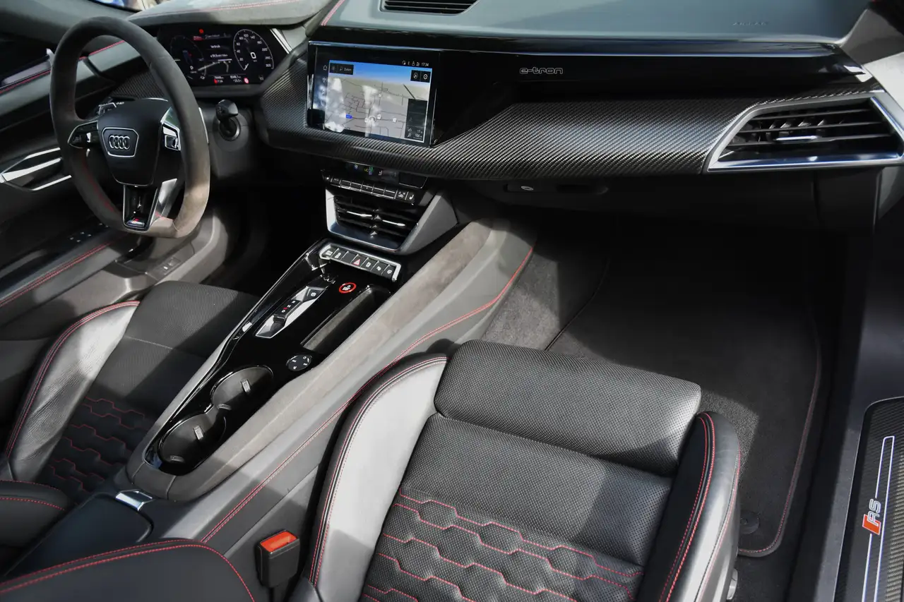 Audi e-tron GT RS QUATTRO SHADOW RS DESIGN PACKAGE RED *** NP: - ***, миниатюра 12
