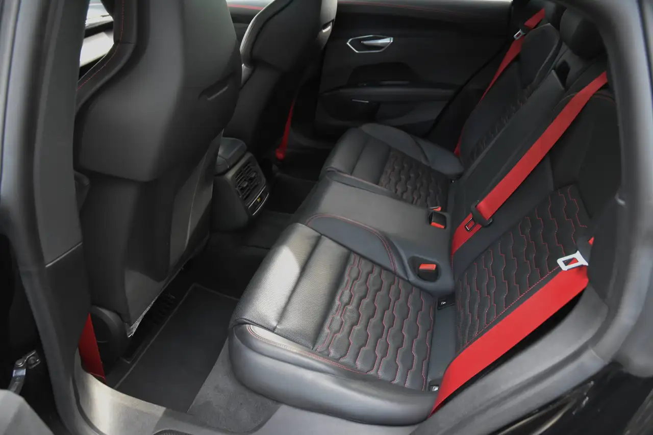 Audi e-tron GT RS QUATTRO SHADOW RS DESIGN PACKAGE RED *** NP: - ***, миниатюра 11