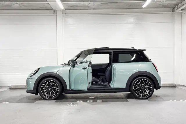 Mini Hatch view 3