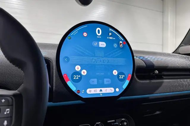Mini Hatch view 14