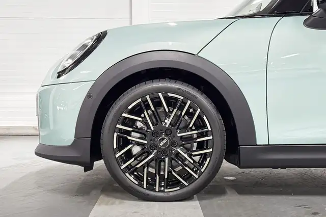 Mini Hatch view 4