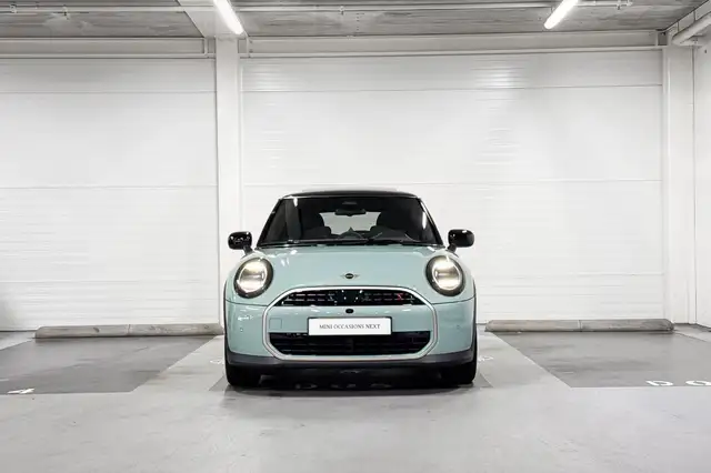 Mini Hatch view 5