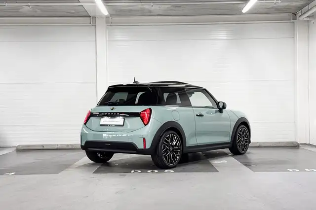 Mini Hatch view 6