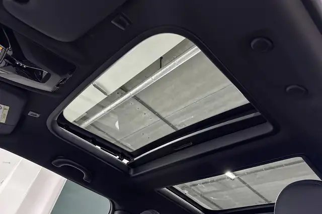 Mini Hatch view 9